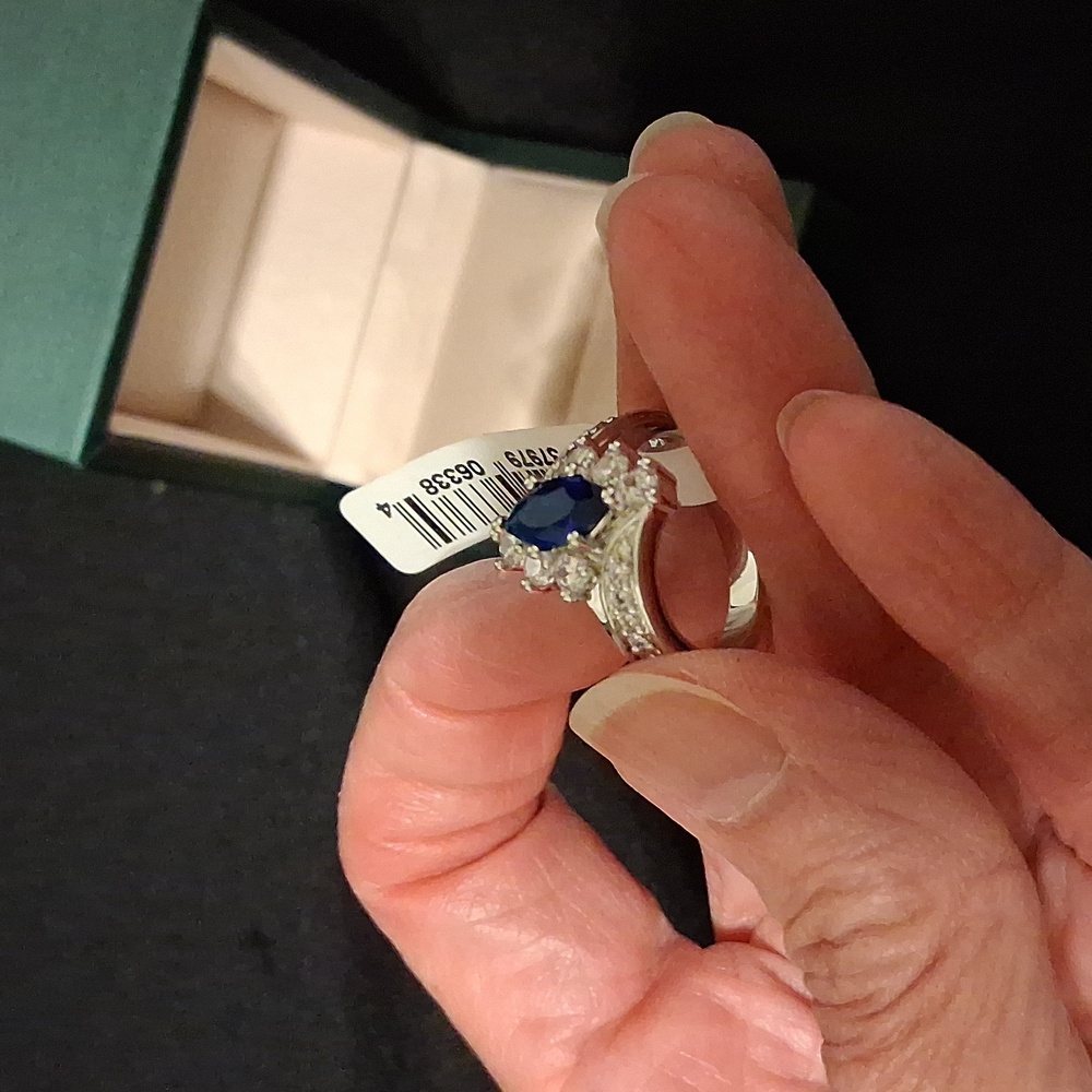 Dazzling Silver Ring with Blue Gemstone - Picture 2 of 9